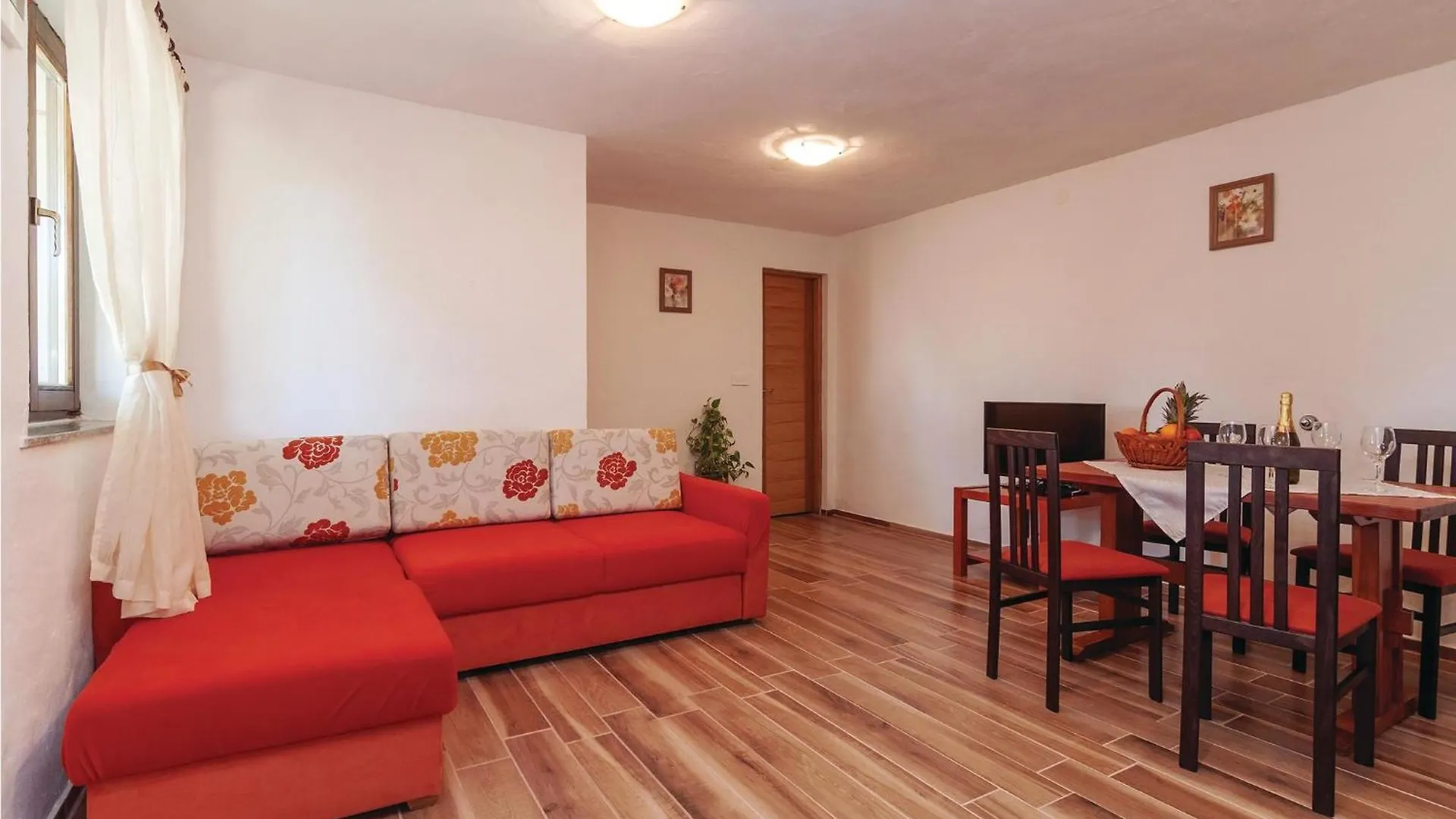 Cozy Apartment In Maslenica With Wifi
