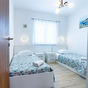  Apartment Nina