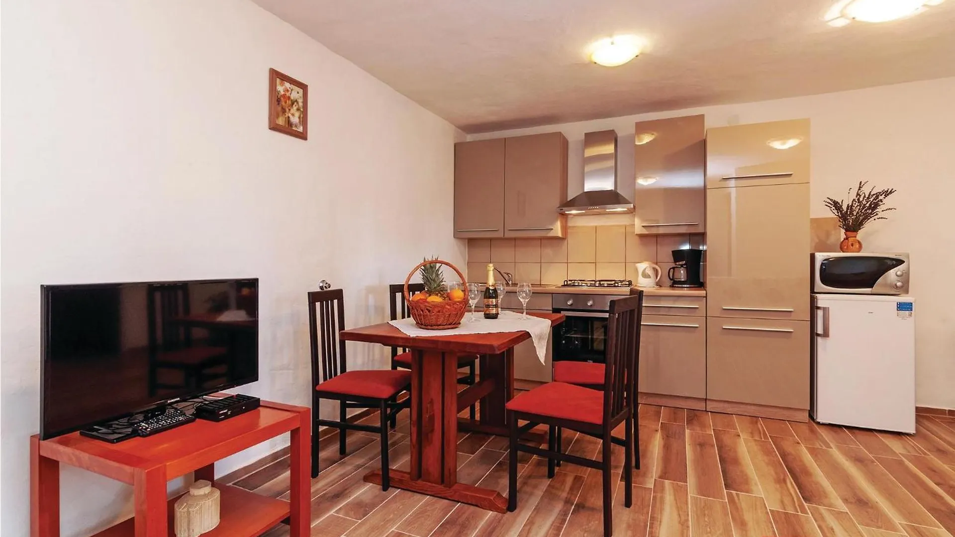 Cozy Apartment In Maslenica With Wifi
